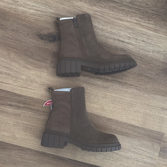 NIB BLONDO Prestly Waterproof Leather Bootie Taupe 8 - Picture 2 of 9